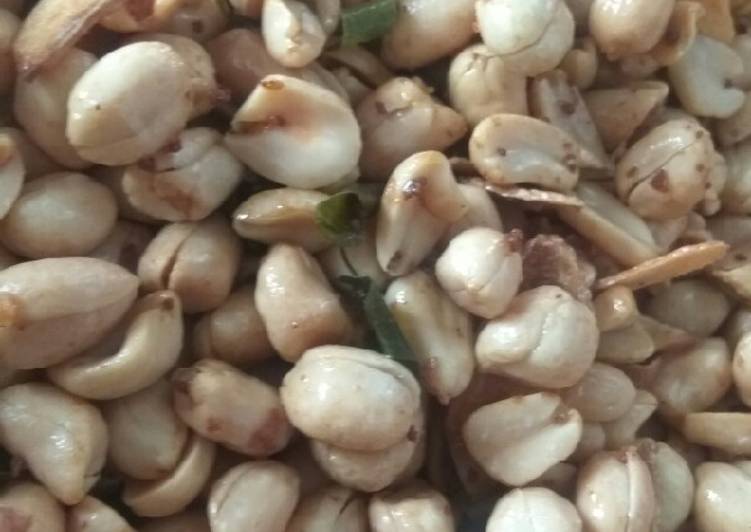 Cara Membuat Kacang Bawang Daun Jeruk Anti Gagal