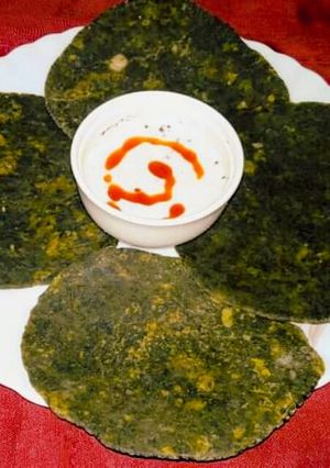 পালং পরোটা (palak paratha recipe in Bengali) রেসিপির প্রধান ছবি