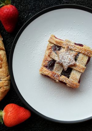 Cseresznyekrémes pite 🍒 recept fotója