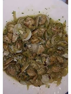 Una foto de Almejas a la marinera