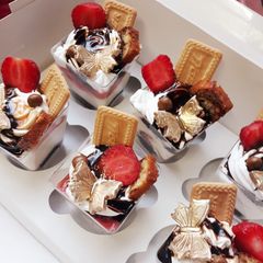 A picture of Cheese Cake shots.