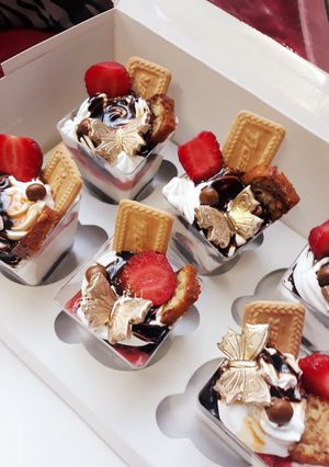 A picture of Cheese Cake shots.