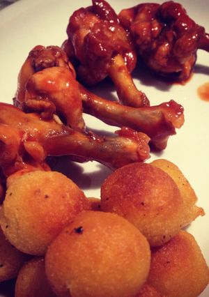 Una foto de Alas de pollo con BBQ