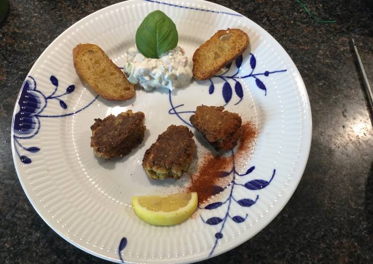 Falafel eller kikærtefrikadeller med raita