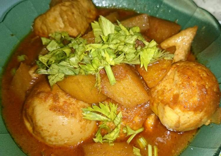 Semur KTT (kentang, telur, tahu) ^^