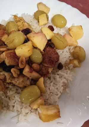 Foto principal de Pavo al horno con manzana, higos, uvas, pasas y frutos secos