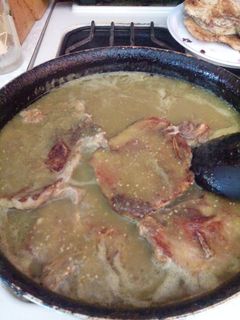 Una foto de Chuletas de cerdo en salsa verde