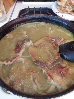 Una foto de Chuletas de cerdo en salsa verde