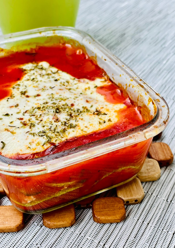 Una foto de Pastel de pisto y pollo 🌶🥒🍗