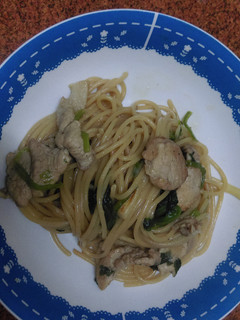 蒜香豬肉菠菜麵 的食譜成品照片