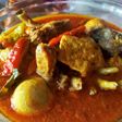 Balungan ayam, tahu dan telur kuah kuning