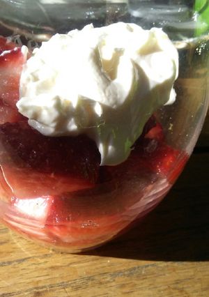 Una foto de Frutillas con queso crema