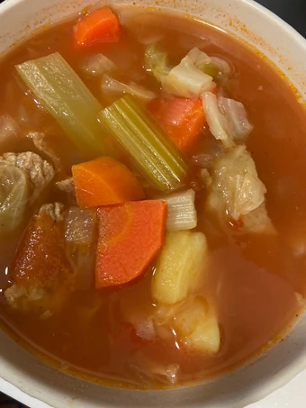 Langkah Mudah untuk Menyiapkan Resep SUP tomat sayur &amp; buntut sapi yang Enak