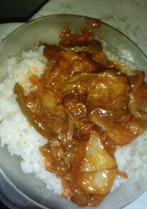 Una foto de Albóndigas al estofado con arroz