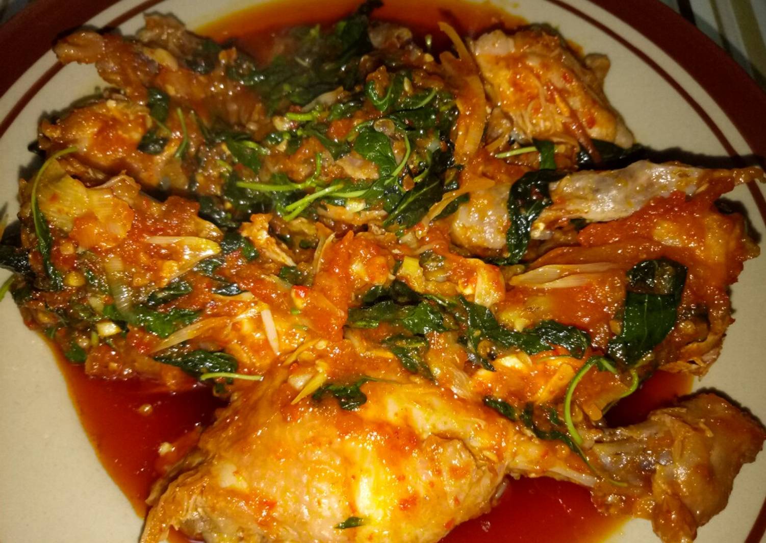 Resep Ayam Rica Kemangi Pedas oleh Tantri Algiz - Cookpad