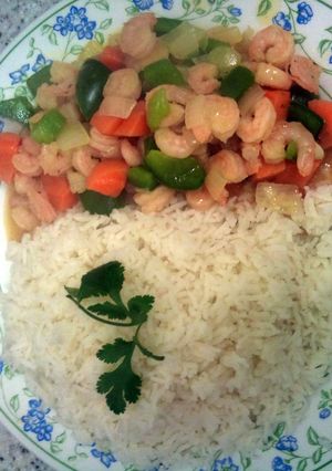 A picture of coconut rice with vegetableshrimps.