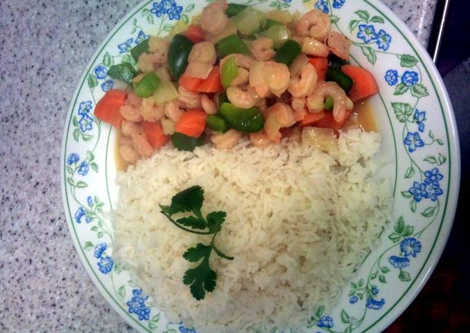 coconut rice with vegetableshrimps