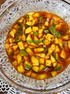 A picture of Raw Mango pickle/Kadumanga/Manga Pickle.
