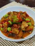 Oseng Pedas Kikil Sapi & Pete
