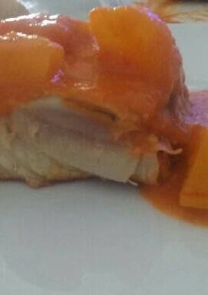 Una foto de Bonito con tomate natural