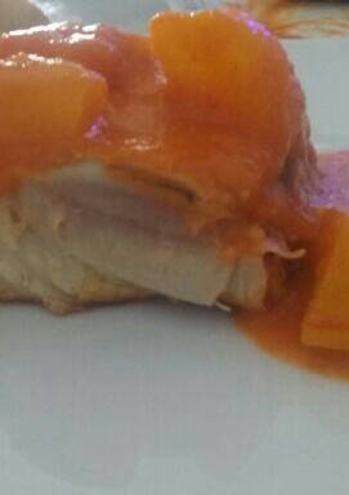 Una foto de Bonito con tomate natural