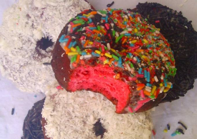 Resep Red Velvet Doughnuts, Bisa Manjain Lidah