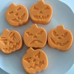 A picture of Halloween Jello.