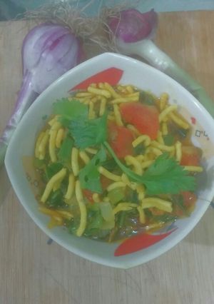 લીલી ડુંગળી અને સેવ નું શાક (Lili Dungli Sev Shak Recipe In Gujarati) રેસીપી મુખ્ય ફોટો