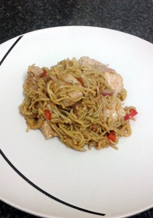 A picture of Singapore Chicken Stir Fry.