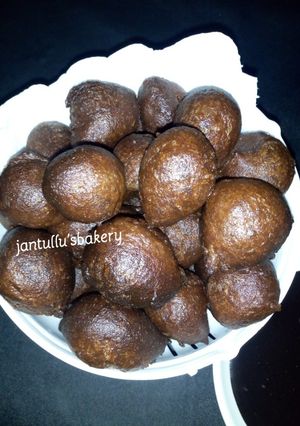 A picture of Chocolate puff puff.