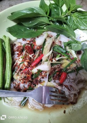 รูปของ ขนมจีนน้ำยาปลาช่อนทะเลป่า