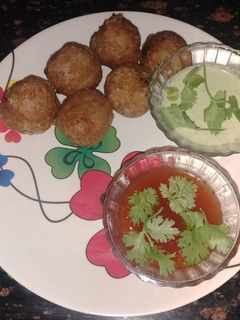 સ્ટફ કેળા ની પેટીસ (Banana Patties Recipe In Gujarati) રેસીપી મુખ્ય ફોટો