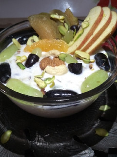 મિક્સ ફ્રૂટ ક્રીમ સલાડ (Mix Fruit Cream Salad Recipe in Gujarati) રેસીપી મુખ્ય ફોટો