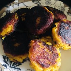 A picture of Chana daal fritters.