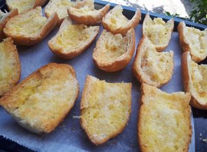 Hình của món Bánh mì nướng bơ đường.