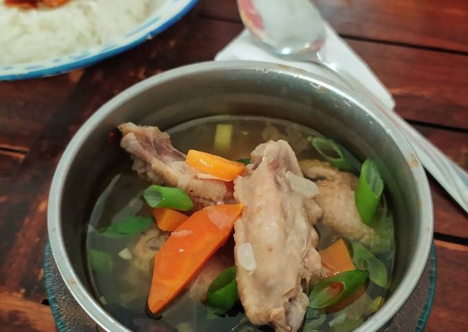 Sop Sayap Ayam ala Pak Min