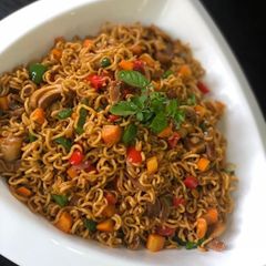 A picture of Stir fry noodles.