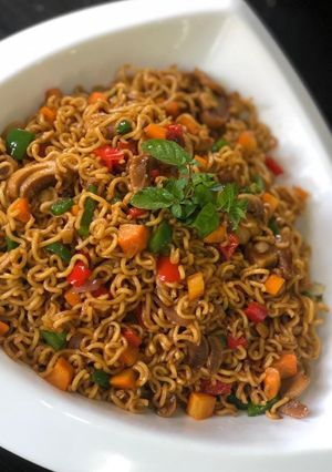 A picture of Stir fry noodles.