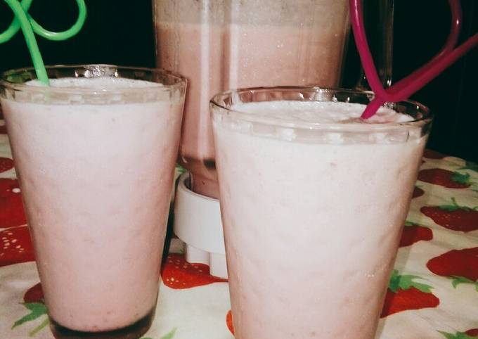 Licuado De Frutilla Con Leche Receta De Norali Cookpad