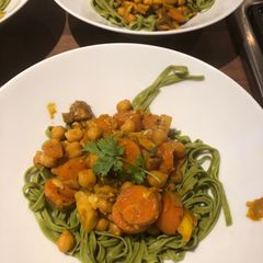 A picture of Chickpea curry.