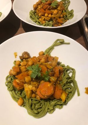 A picture of Chickpea curry.