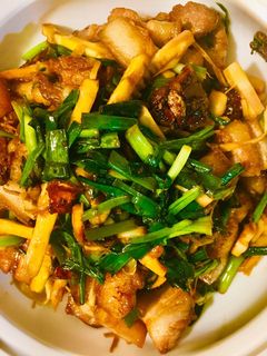 Hình của món Măng tươi xào thịt ba chỉ ram.