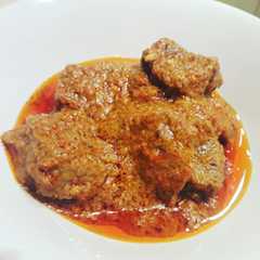 A picture of Rendang Daging.