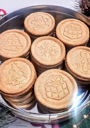 Karácsonyi fahéjas keksz (sütipecséthez) recept fotója