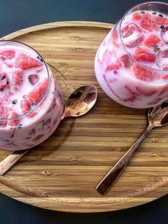 A picture of Watermelon ice with milk and grenadine syrup.