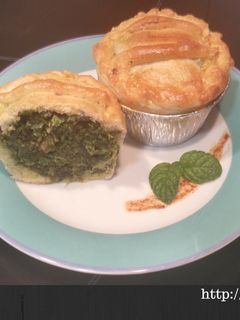 Una foto de Mini spinach pie/mini pastel de espinacas