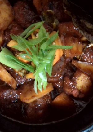 A picture of Beef Rib Stew (semur iga sapi).