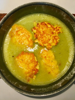 Una foto de Tortitas de Pollo en Salsa Verde