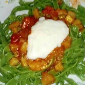 Fideos verdes muy verdes