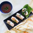 Vietnamese Spring Roll dengan Saus Asam Pedas